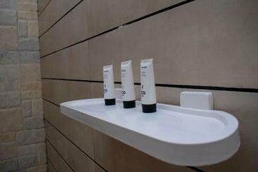 تختخواب و صبحانه Kuti Hotel Stone Town