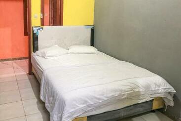 هتل Celly Homestay Samarinda Redpartner