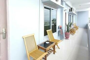 هتل Reddoorz Near Poso City Mall