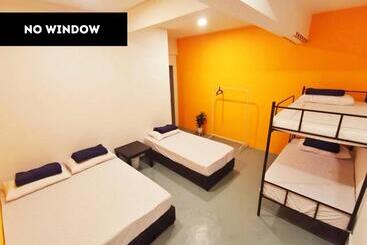 هتل کپسول The Cocoon Capsule