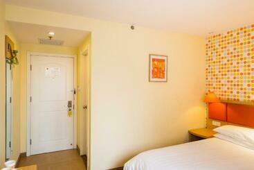 هتل Home Inn Shijiazhuang Zhengding International Small Commodities Market