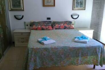 Пансион L Impossibile Guesthouse
