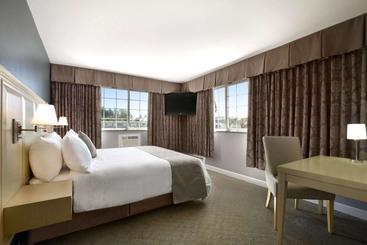 هتل Red Lion Inn & Suites Abbotsford