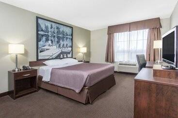 בית מלון כפרי Super 8 By Wyndham Red Lake On