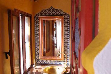 تختخواب و صبحانه Dar Meziana