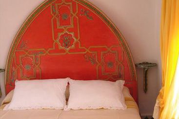 تختخواب و صبحانه Dar Meziana