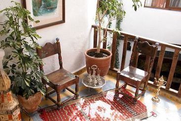 تختخواب و صبحانه Dar Meziana