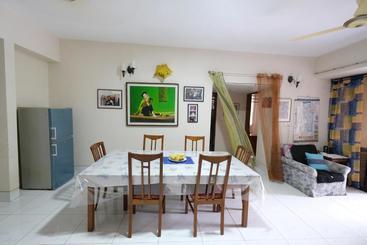 هتل Green House Guest House