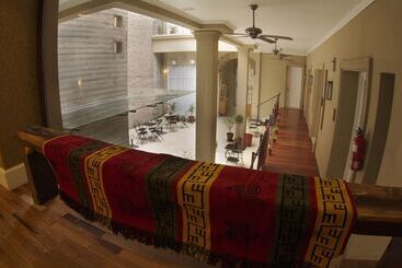 هتل Patios De San Telmo