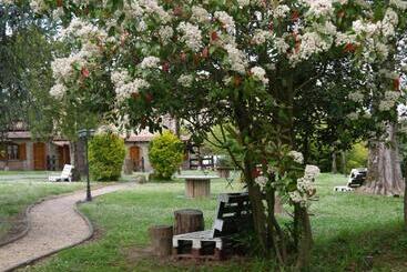 هتل روستایی Rural Isasi