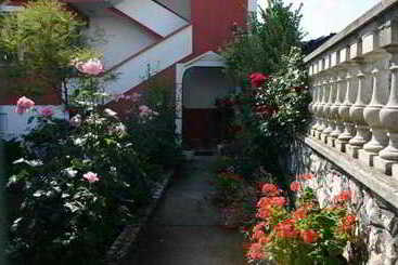 هتل Alvanita Apartments