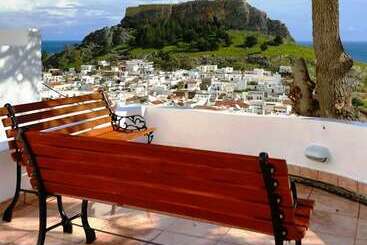 آپارتمان Little Lindos Sea View Studios