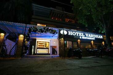 هتل Vardhan
