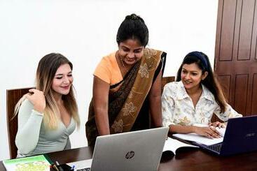 فندق Velmarie 10 Days Beginners Ayurveda Course