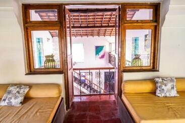 هتل Island House Goa