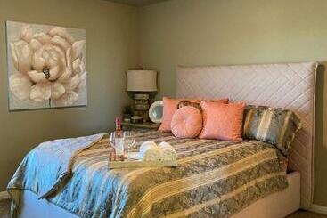 پانسیون Private Rooms At Central Texas Suites With Hot Tub