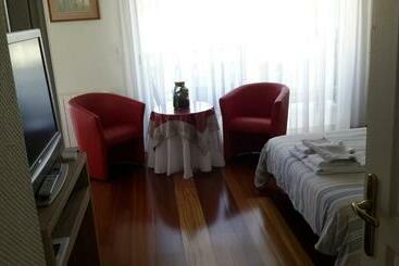 تختخواب و صبحانه Chambre D Hôtes Danielle