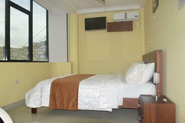 هاستل Olan´s Hotel Group