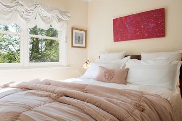 فندق Adeline Bed And Breakfast
