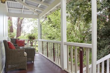 هتل Adeline Bed And Breakfast