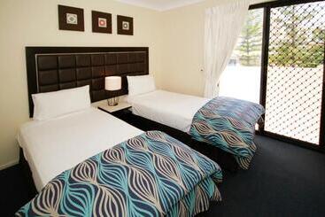 هتل Island Beach Resort