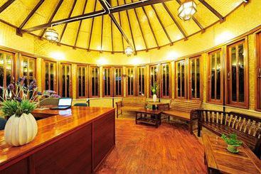 هتل Phuphaya Seaview Resort  Adults Only
