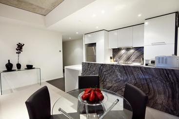 هتل Apartments By Nagee Canberra  Formerly Nagee Prest