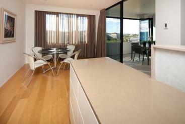 هتل Apartments By Nagee Canberra Formerly Nagee Prest