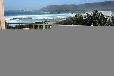هتل Hermanus Beach Villa