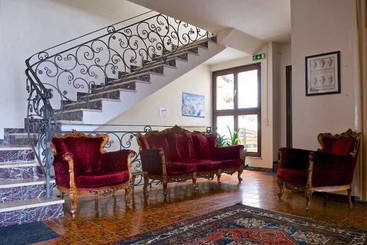 هتل Pension Strauss