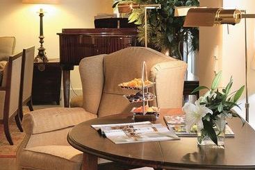 هتل The Captain S House Boutique