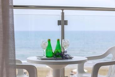 هتل Costantiana Beach  Apartments