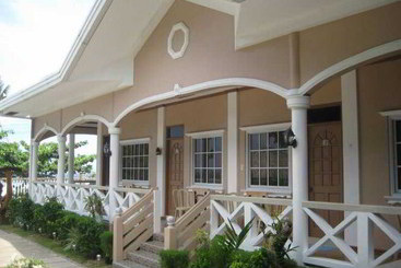 هتل Yuken Mari Beach Haus