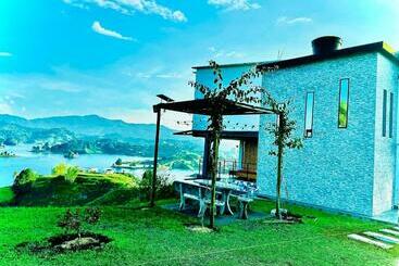 هاستل Finca Hotel Paraiso Guatapé El Peñol