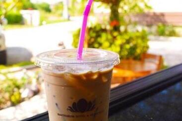 Nantharom Hotel And Restaurant