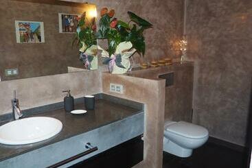 تختخواب و صبحانه Ca L’andreu Suites