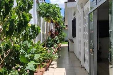 پانسیون Hostal Backpackers Travelero