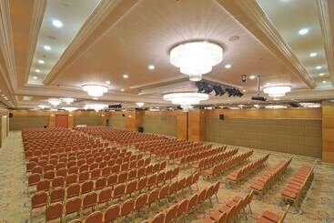 Doubletree By Hilton Hotel Van