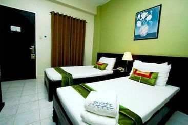 هتل Reddoorz Plus Near Mendoza Park