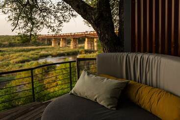 فندق Kruger Shalati   Train On The Bridge & Garden Suites