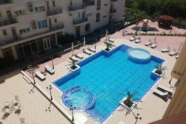 Flora Beach Private