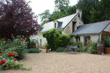 Le Logis Du Pressoir Chambre D Hotes Bed & Breakfast In Beautiful 18th Century Estate In The Heart O