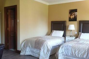 تختخواب و صبحانه Cloghan Lodge