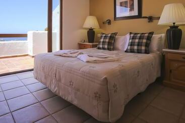 Apartment Beverly Hills Suites Excel Hotels & Resorts