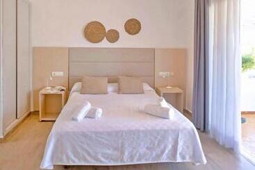 Appartment Roquetes Bungalows   Formentera Break