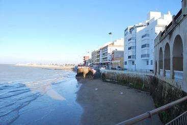 Hostal Avenida By Bossh! Hotels