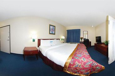 هتل Fairfield Inn & Suites By Marriott Cedar Rapids North