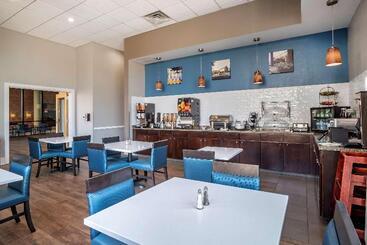 ホテル Best Western Plus Philadelphia Airport South At Widener University