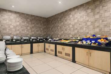 Days Hotel By Wyndham Neemrana