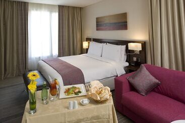 فندق Holiday Inn Alseeb Muscat, An Ihg